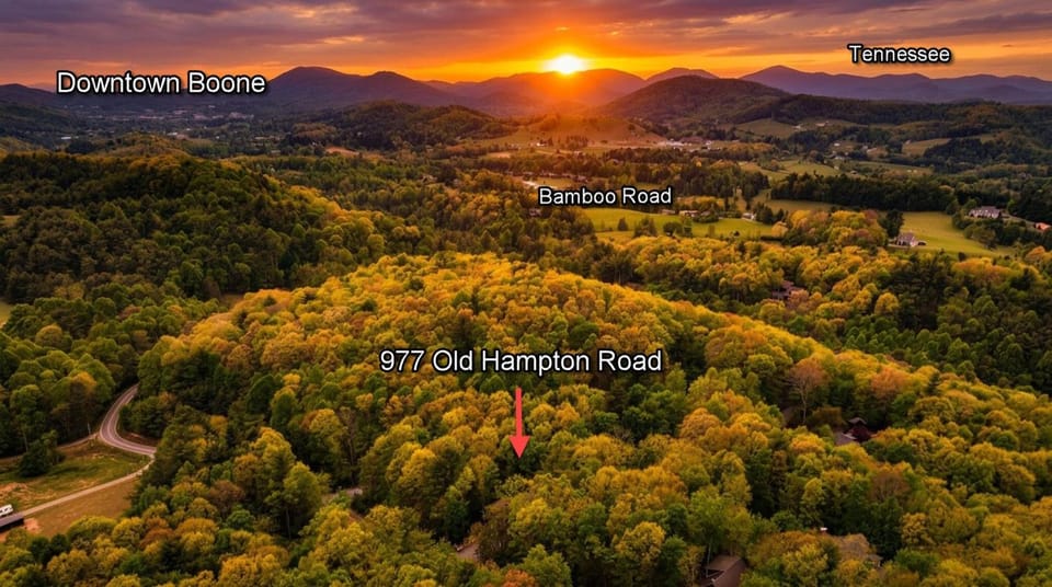 Pinecone Pass! Hot Tub-Sleeps10 - 5mins to App State House in Watauga