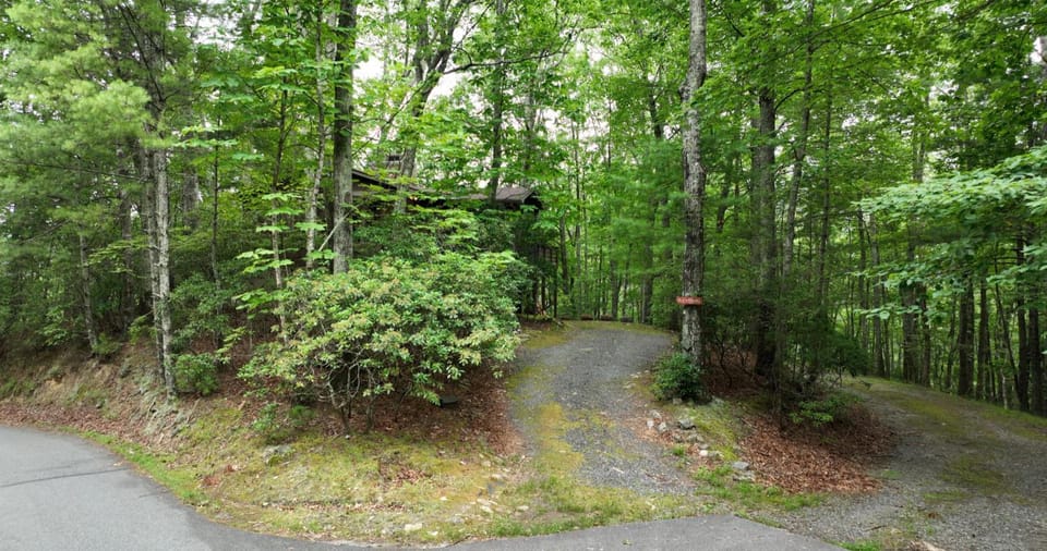 Cheery on Top! Powder Horn Mountain House in Watauga