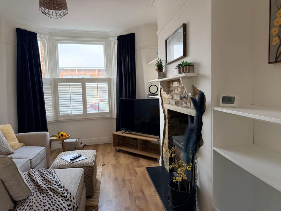 LAZURITE 3BR, Garden, Log Burner, Riverside view House in Cambridge