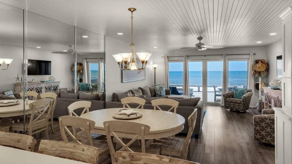 Beachfront, Bikes, Cloud 9, Sleeps 11, 30A House in Seacrest