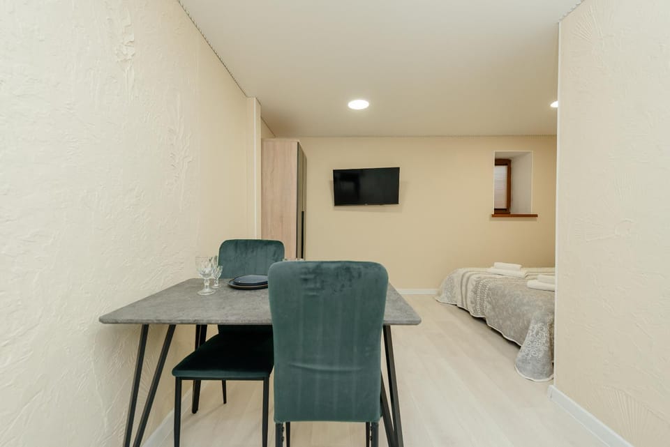 TV and multimedia, Photo of the whole room, Dining area, wardrobe