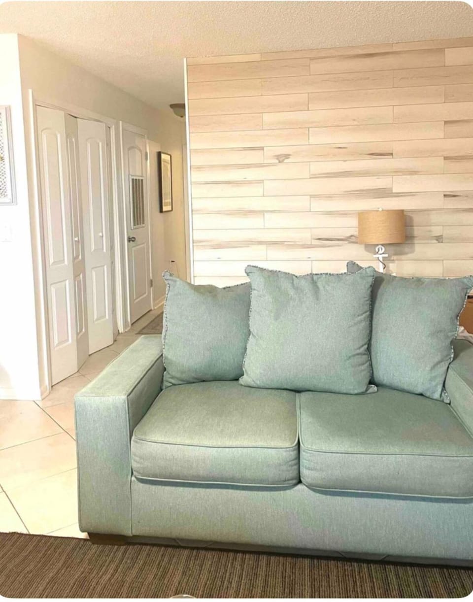 Pura Vida Apartment hotel in Pensacola Beach