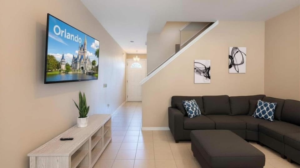 Communal lounge/ TV room, TV and multimedia, Living room, Evening entertainment