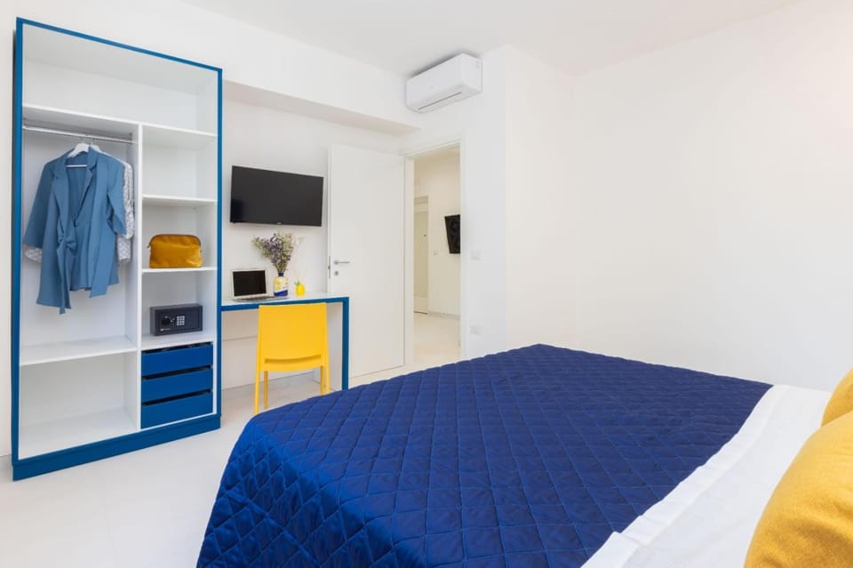 Living room, Bedroom