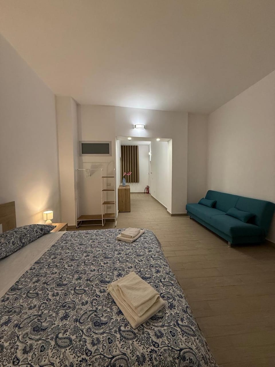 ORTENSIA Apartment - Piazza Garibaldi House in Naples