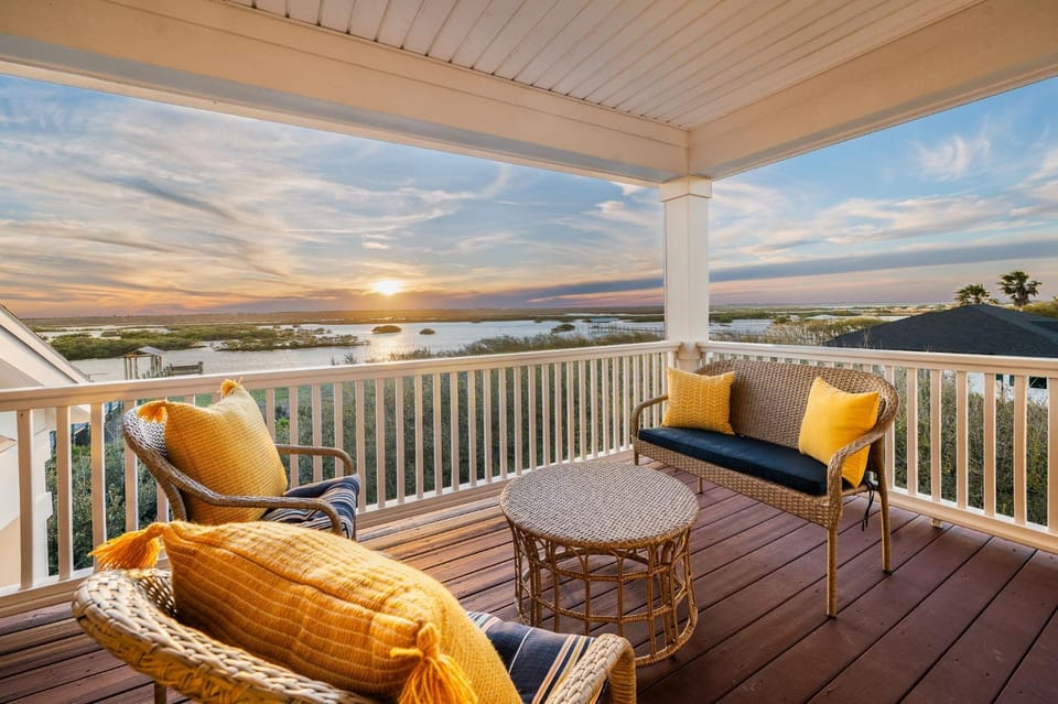 5BR Intracoastal Retreat Private Dock House in Crescent Beach
