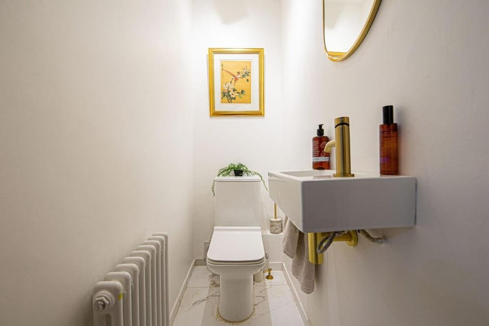 Spacious Stylish Flat near Hyde Park & Paddington Apartment in City of Westminster
