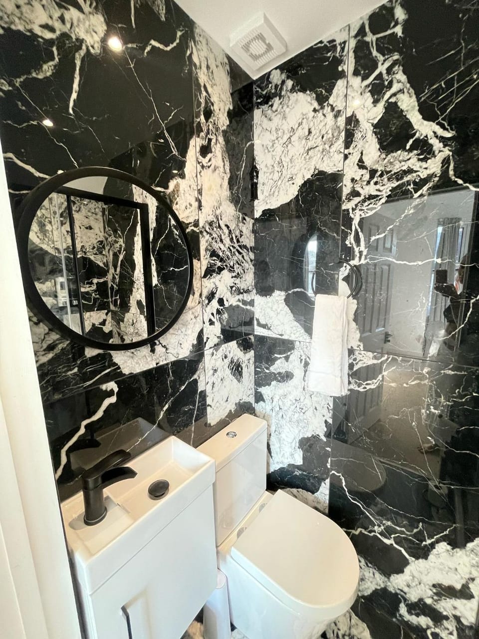 Ensuites 2 min walk from edgware station Vacation rental in Edgware