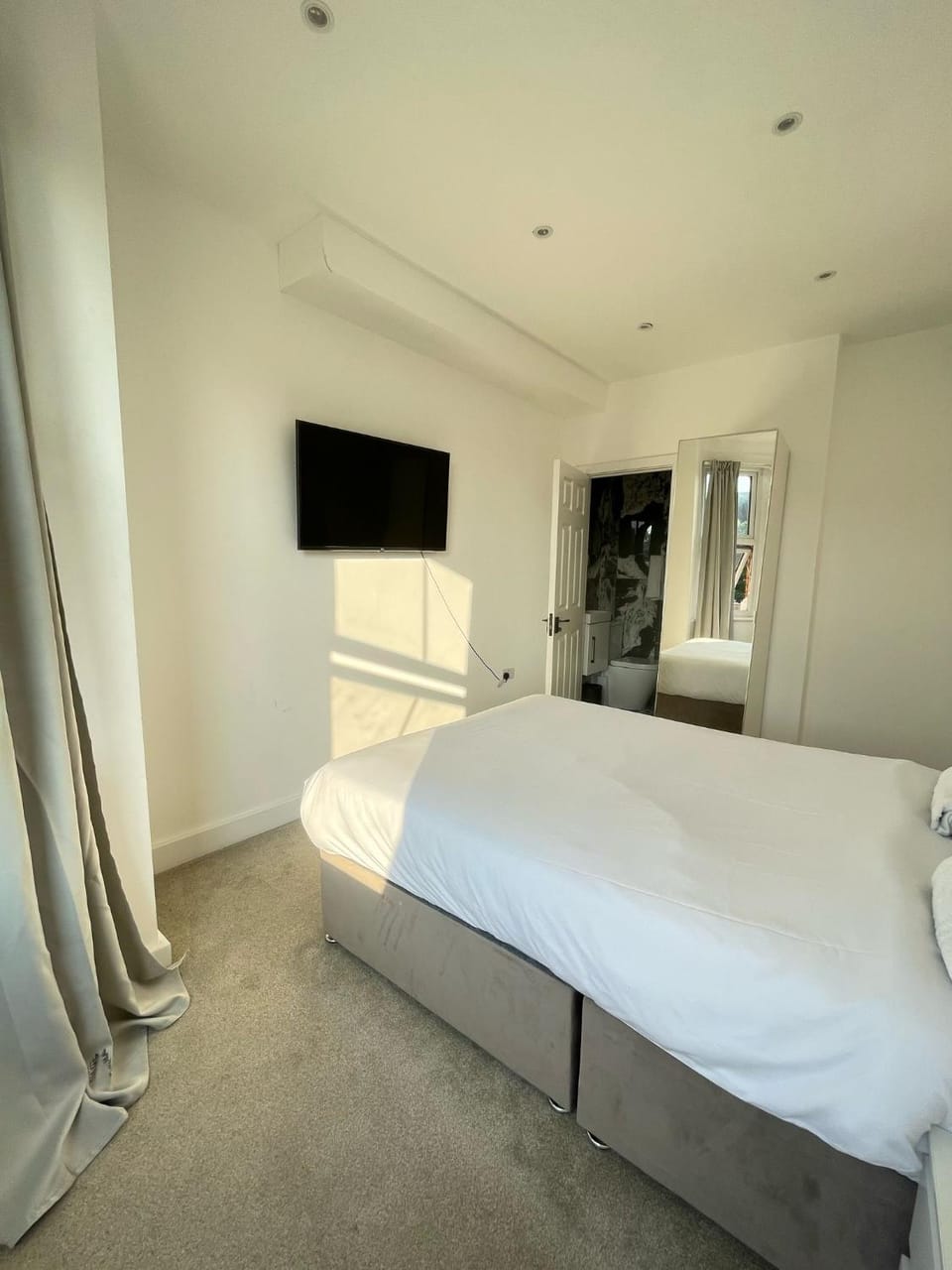 Ensuites 2 min walk from edgware station Vacation rental in Edgware