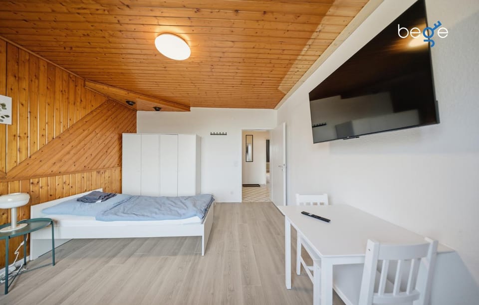 Photo of the whole room, Bedroom, heating, internet