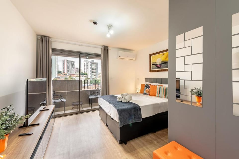 TV and multimedia, Photo of the whole room, air conditioner
