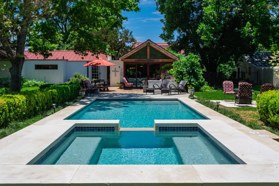 Patio, Garden view, Pool view, Swimming pool, sunbed