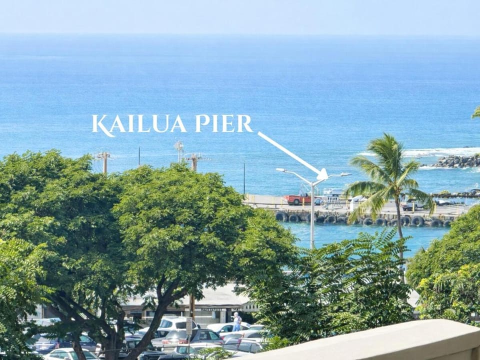 Luxury condo, side ocean view walk to town Apartment in Holualoa