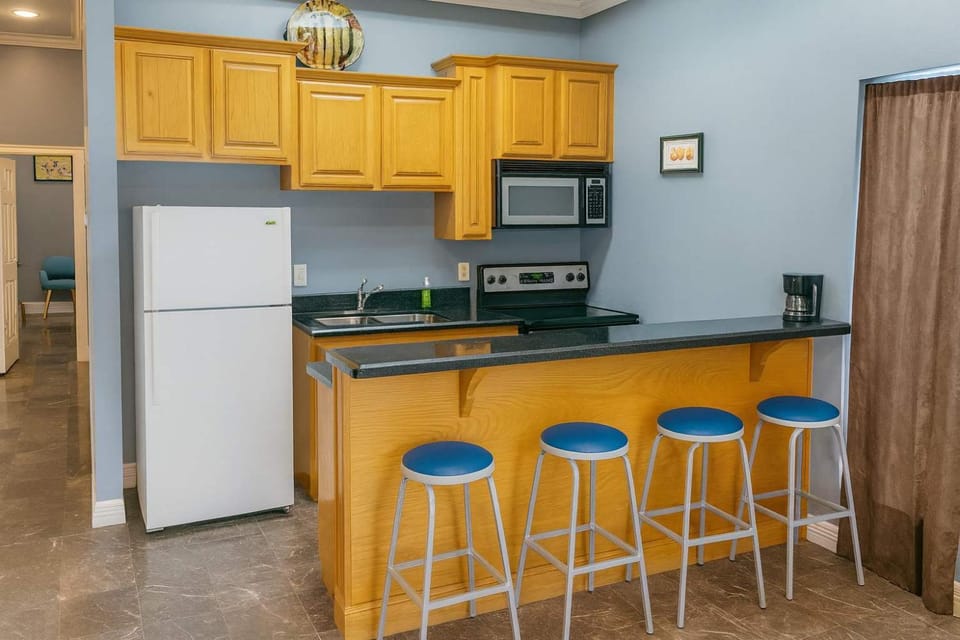 Kitchen or kitchenette, kitchen