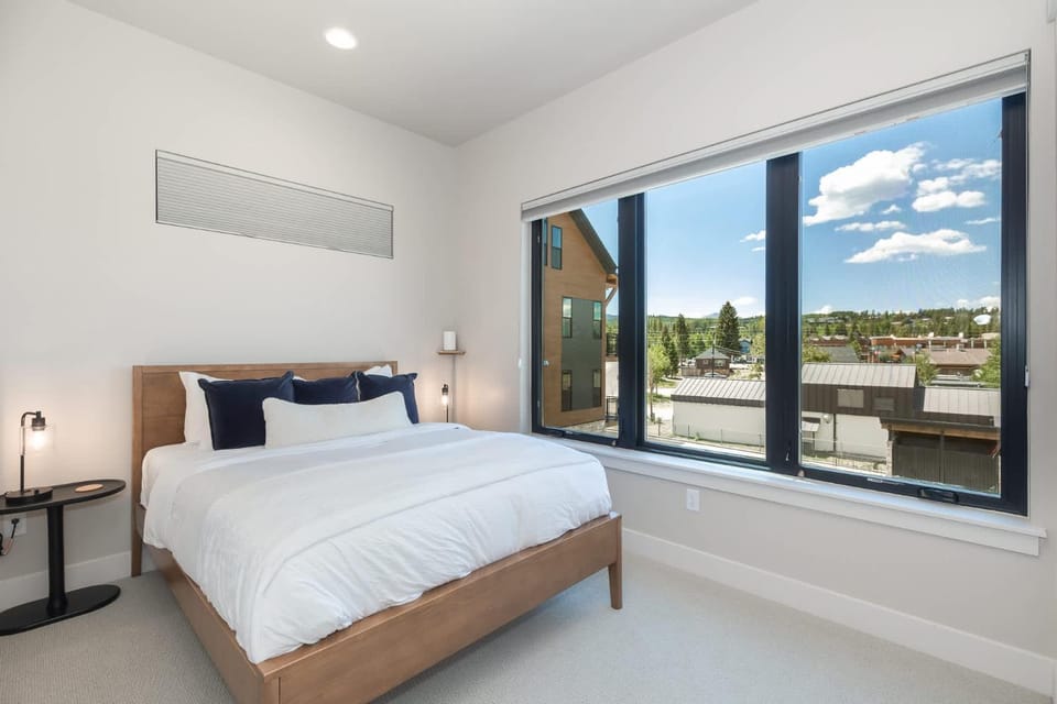 Peaks & Pines Villa House in Fraser
