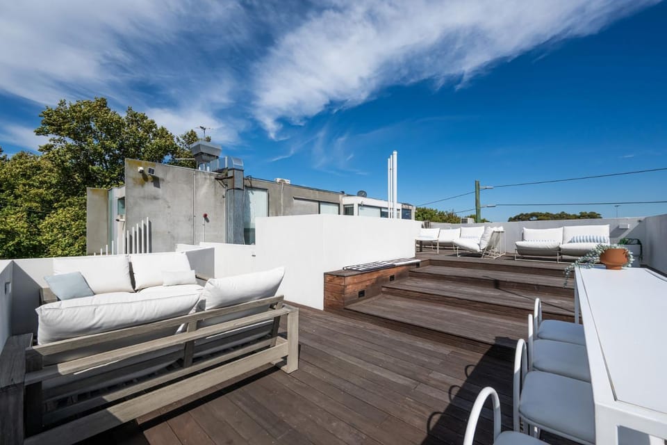 The Barkly Scene with Rooftop Retreat Apartment in Saint Kilda