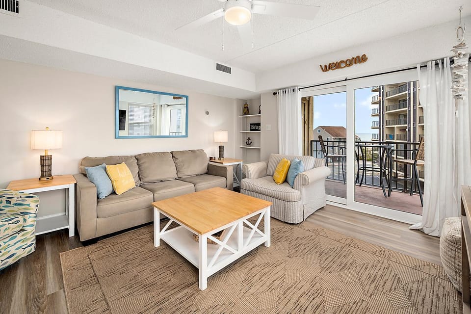 Cozy Beach Retreat with Pool Apartment in Ocean City