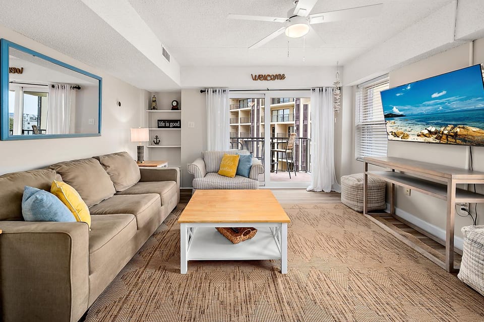 Cozy Beach Retreat with Pool Apartment in Ocean City