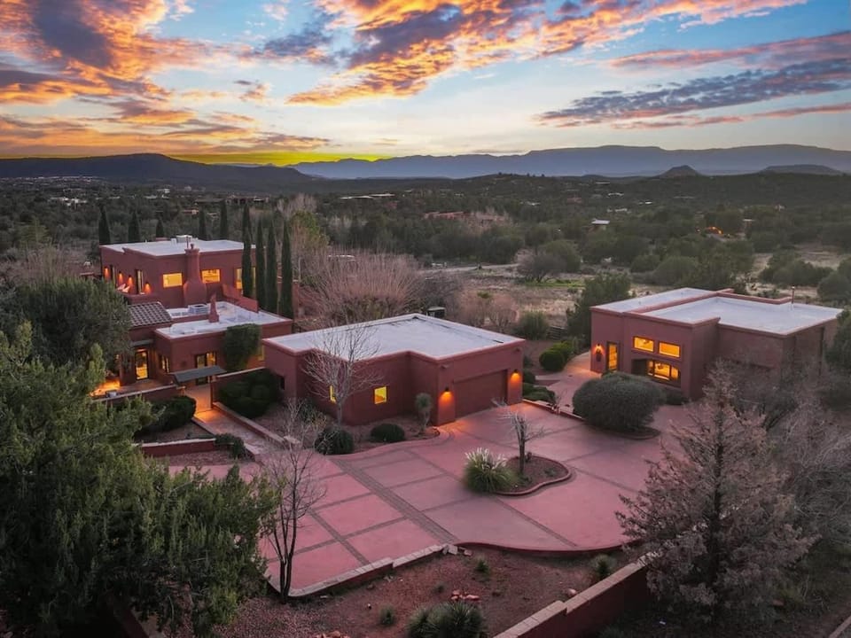 Dry Creek Sunstone 6BR Red Rock Views House in Sedona