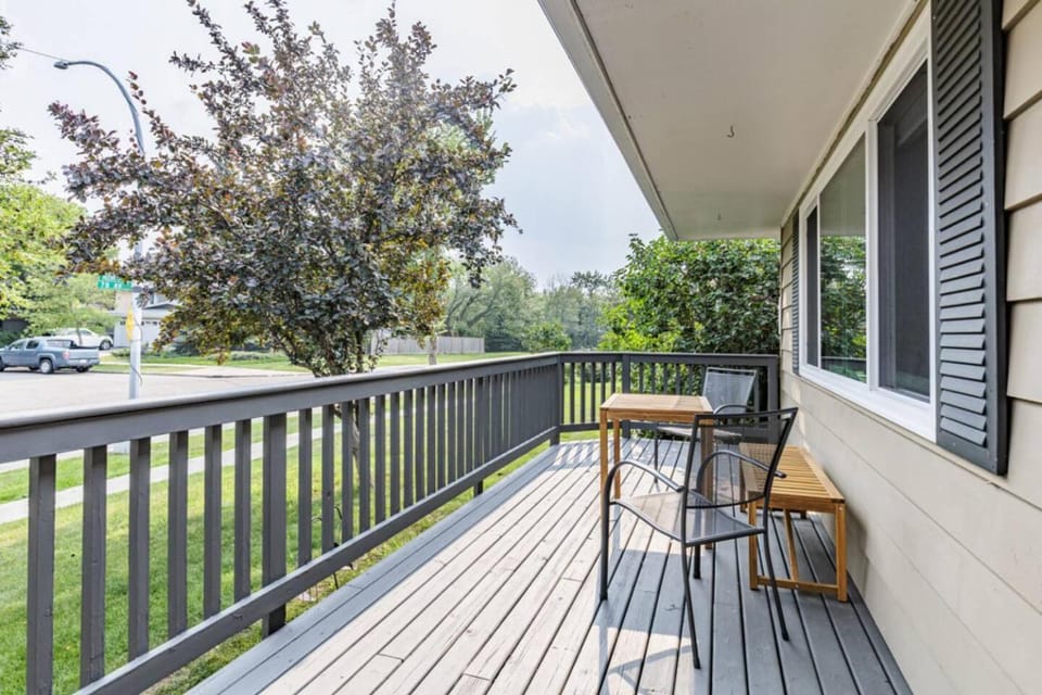Pat Heights Bungalow House in Edmonton