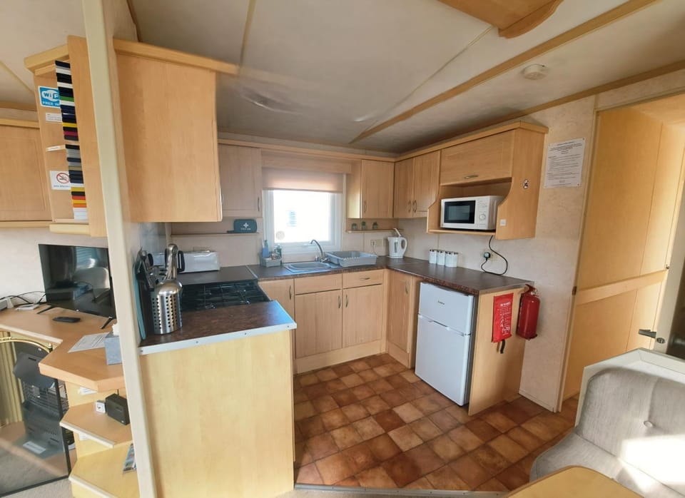Plum 1 a luxury 3 bed 8 berth static caravan, bedding included, close proximity to popular Sealands family club on Coral Beach in Ingoldmells Apartment in Ingoldmells