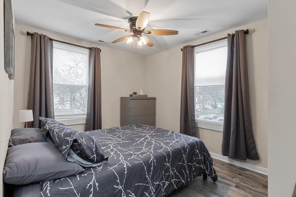 Bed, Photo of the whole room, Bedroom, wardrobe