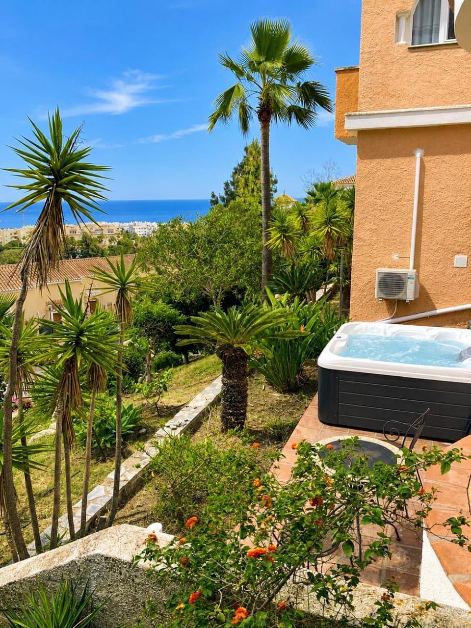 New Country-Private Villa - Hot tub - Mijas Costa Villa in Costa del Sol