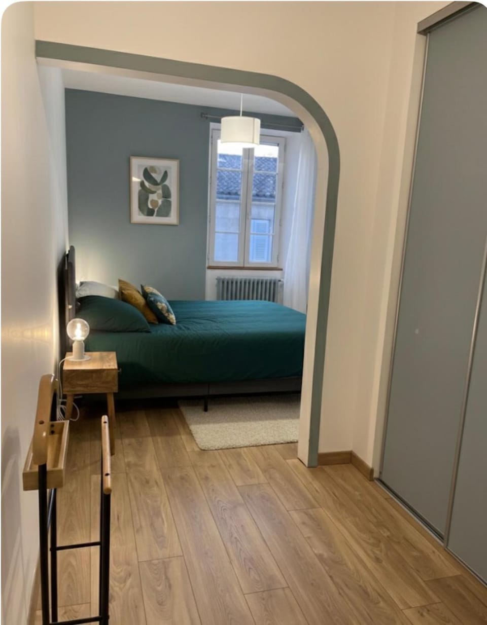 Grand logement cosy avec terrasse 900 m cure Apartment in Jonzac