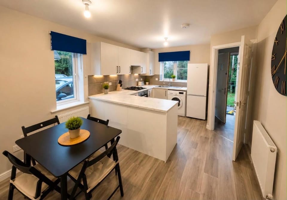 Cozy Morden Hilltop Guest house Apartment in Nottingham