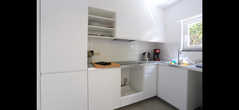 European Quarter Cosy Garden Home Apartment in Ixelles