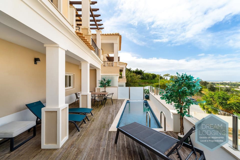 Patroves Luxury Residence - Dream Lodging House in Guia