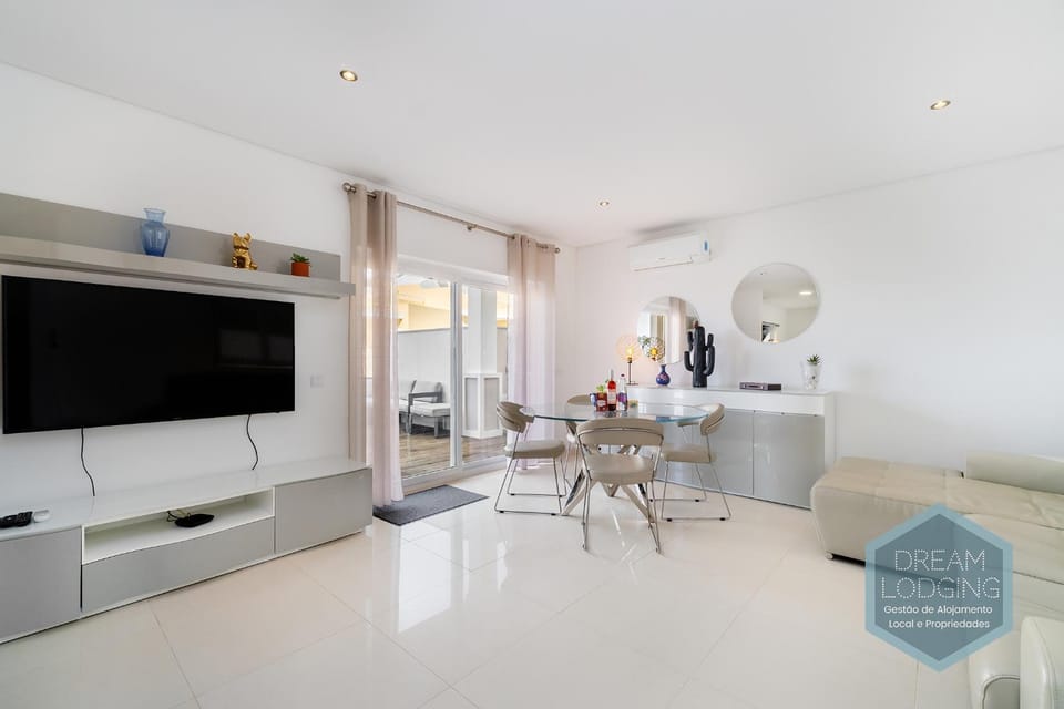 Patroves Luxury Residence - Dream Lodging House in Guia