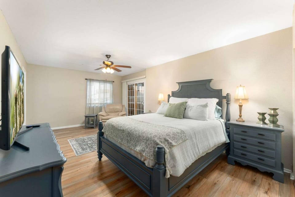 East Phoenix base near Zoo and Desert Garden patio House in Phoenix
