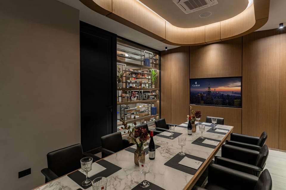 Food and drinks, Seating area