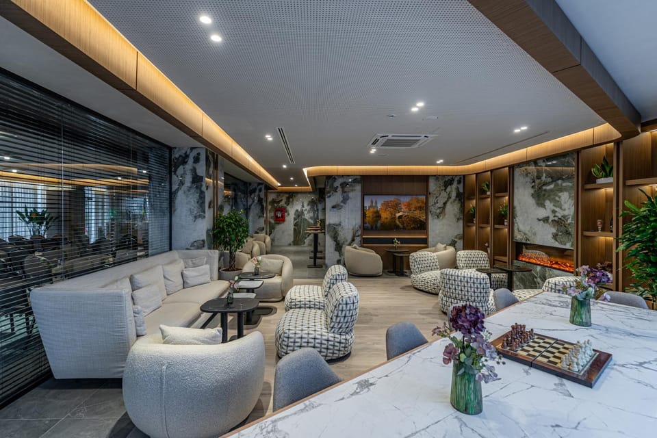 Restaurant/places to eat, Living room, Banquet/Function facilities, Seating area