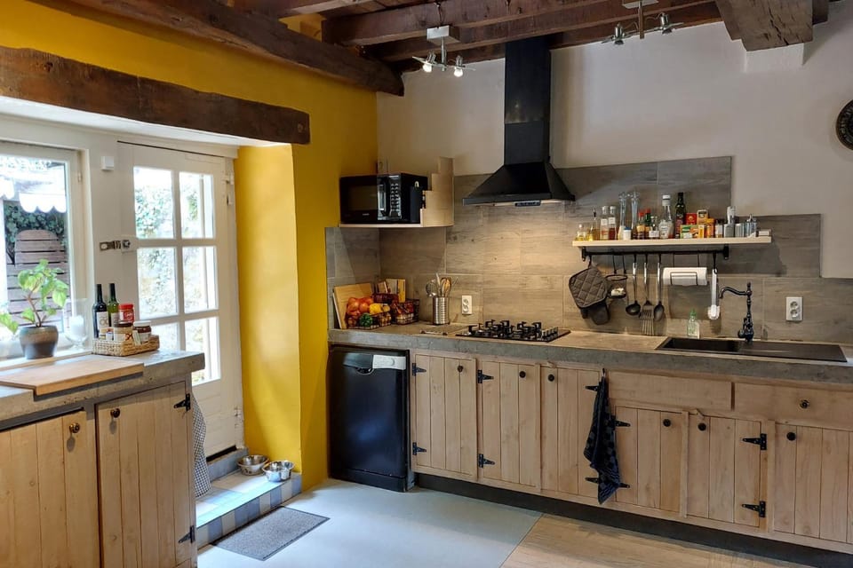 microwave, oven, stove, kitchen