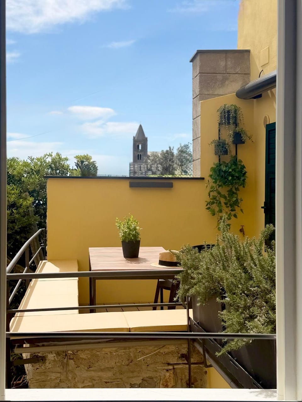 Solarium, View (from property/room), Balcony/Terrace, Dining area, Landmark view