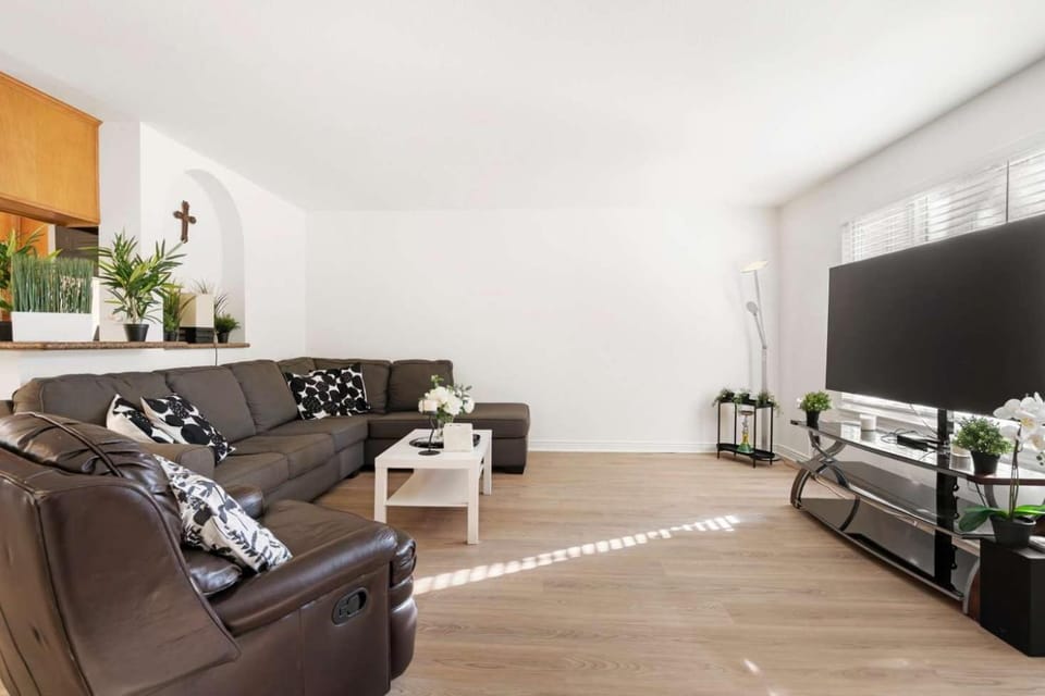 Cozy Condo with Pool and Hot Tub House in Casa De Oro-Mount