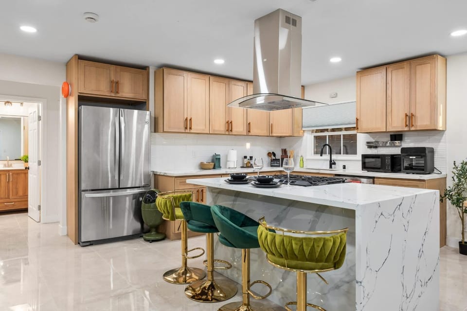 Modern 3BR with Patio Pool & Prime Hollywood Spot House in Hollywood
