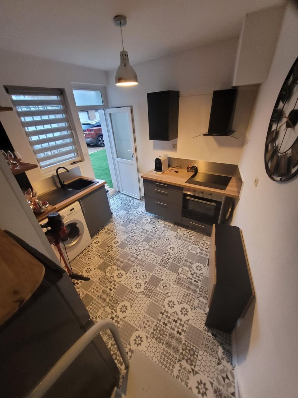Dining area, oven, pet friendly, stove