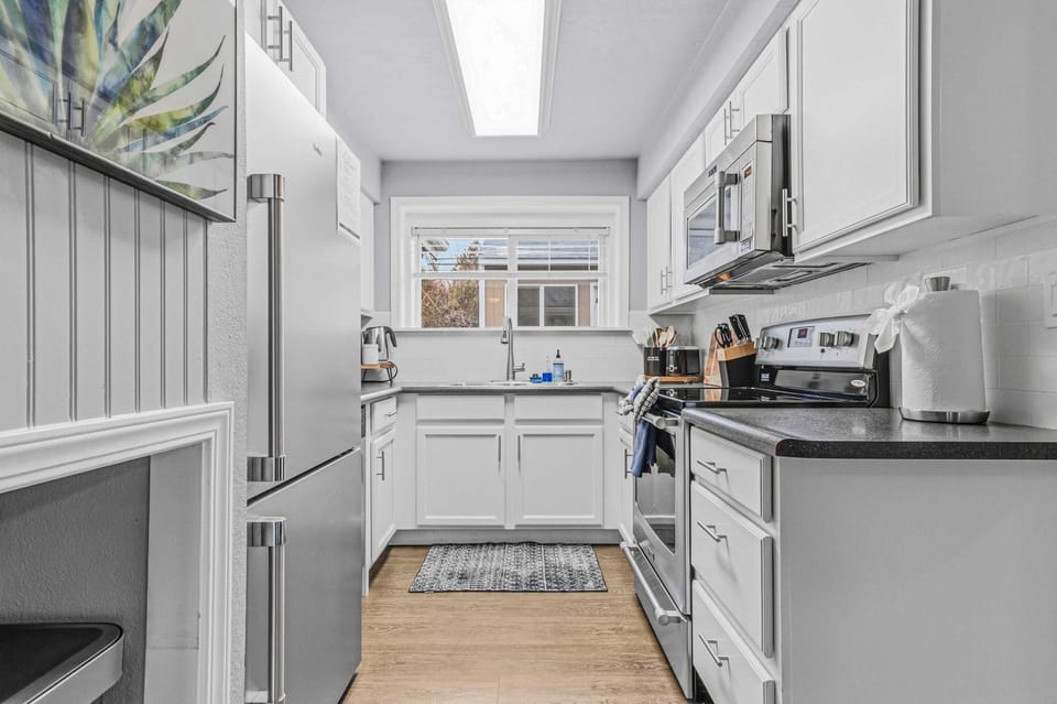 CDA Pet Bungalow Near Downtown & Trails Fenced House in Coeur dAlene