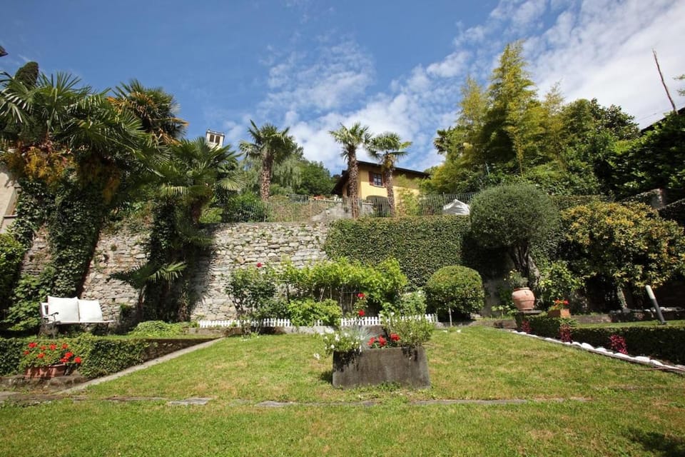 Villa Giuliana - Attic apartment Apartment in Menaggio