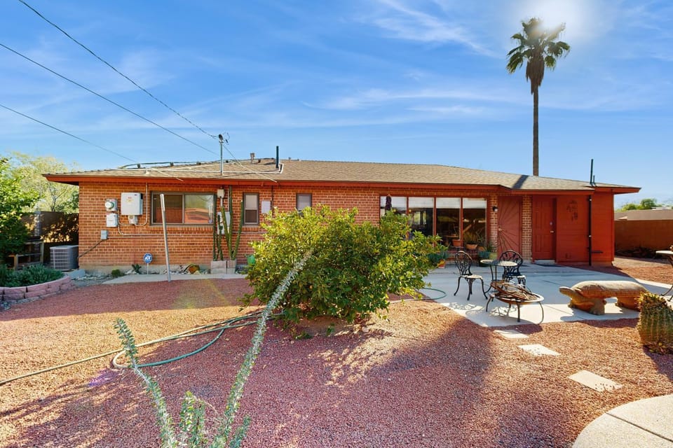 Hummingbird Hideaway House in Catalina Foothills
