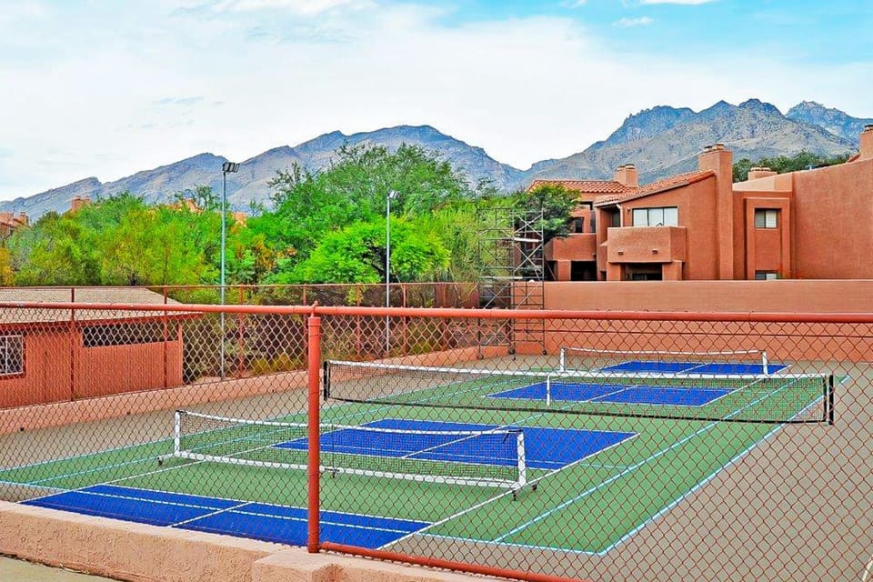 Sabino Canyon Foothills Retreat House in Catalina Foothills