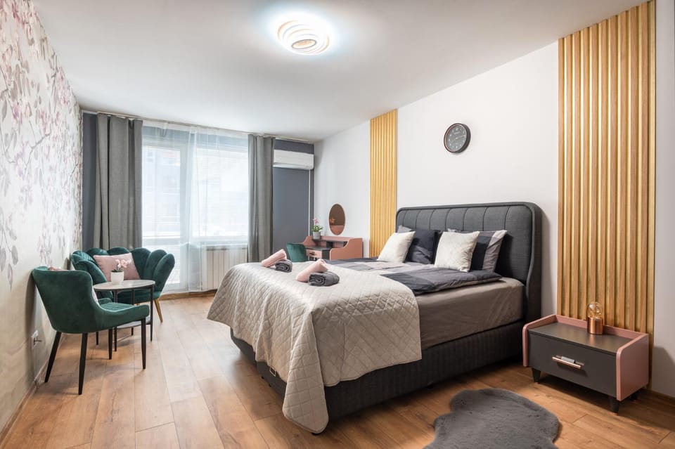 Bed, Photo of the whole room, Bedroom