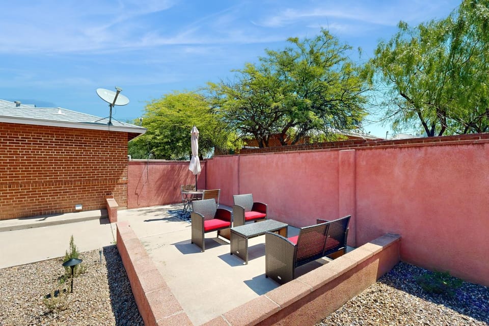 Sunny Oasis House in Tucson