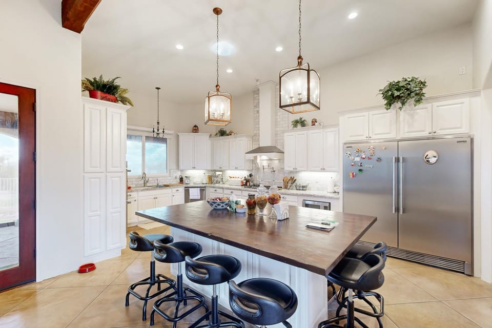 Saguaro Sunrise House in Tanque Verde