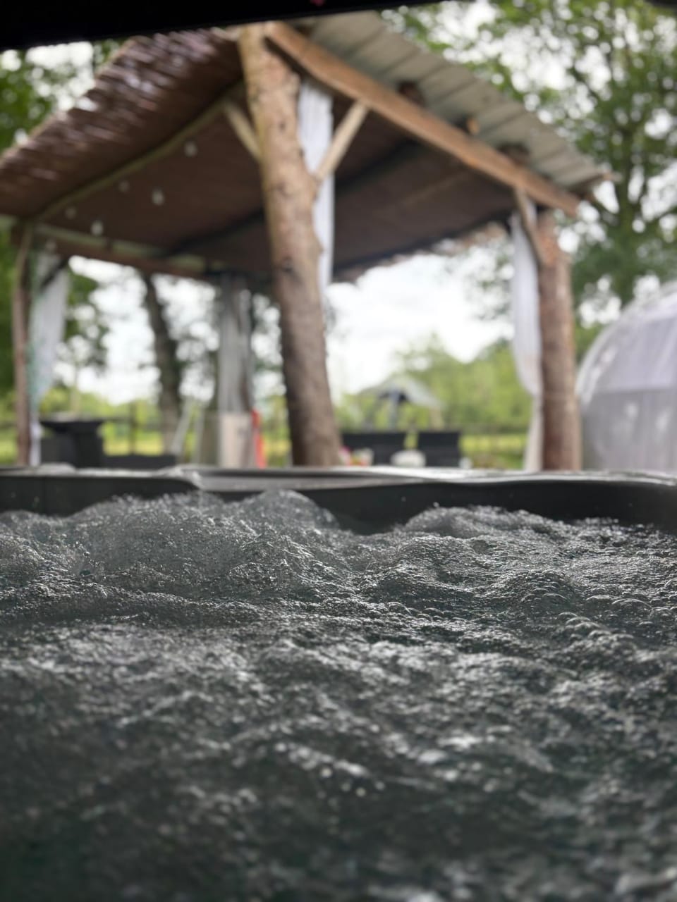 Chauffé nuit sous les étoiles avec spa privatif inclus Luxury tent in Brittany