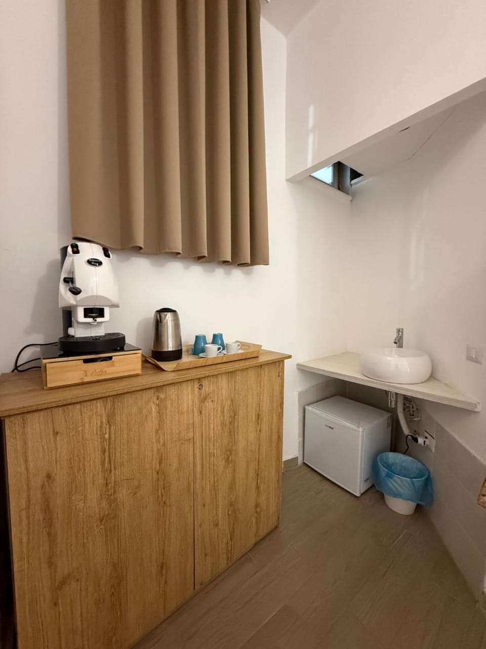 BOUGAINVILLEA Apartment - Piazza Garibaldi House in Naples