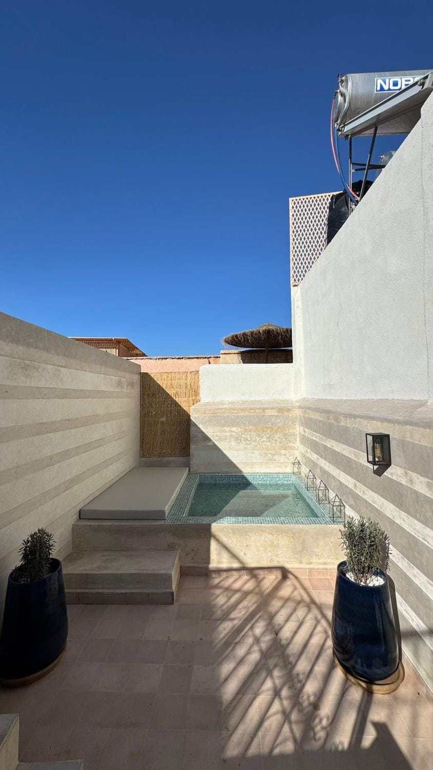 Balcony/Terrace, Swimming pool
